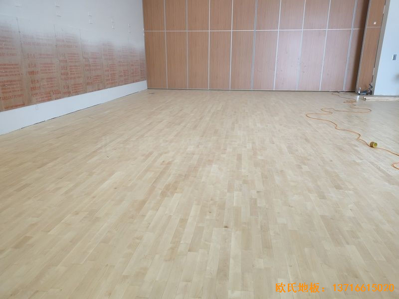 北京環(huán)球影城運(yùn)動(dòng)木地板施工案例