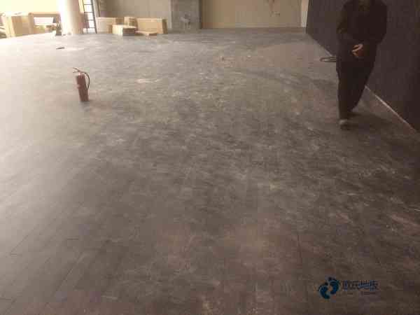 小學(xué)籃球場地板施工流程3