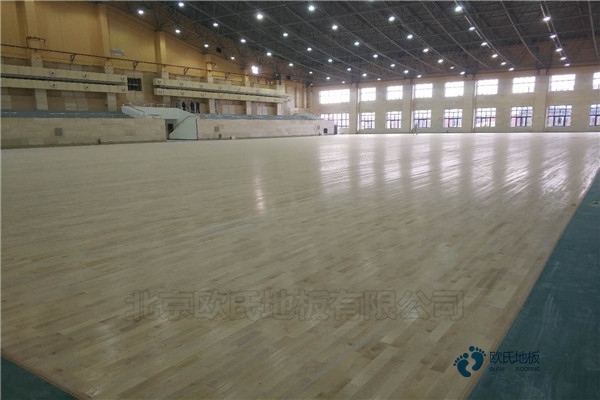 學(xué)校運(yùn)動型地板施工步驟1