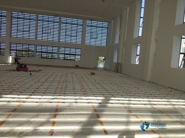 質(zhì)量好籃球場地地板施工步驟2