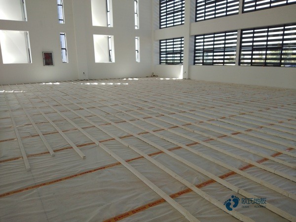 質(zhì)量好籃球場地地板施工步驟3