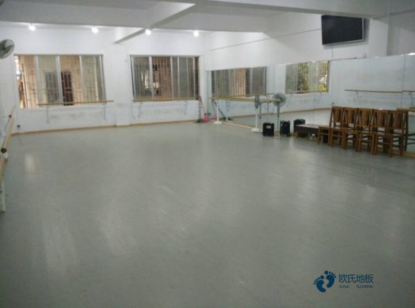 小學體育運動木地板保養(yǎng)知識
